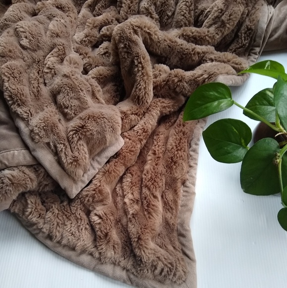 Pottery Barn Bedding Faux Fur Ruched Throw Blanket Poshmark